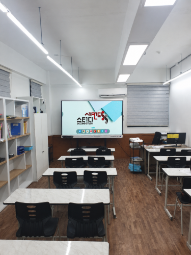 울산 세컨드 스터디 전자칠판 설치 사진